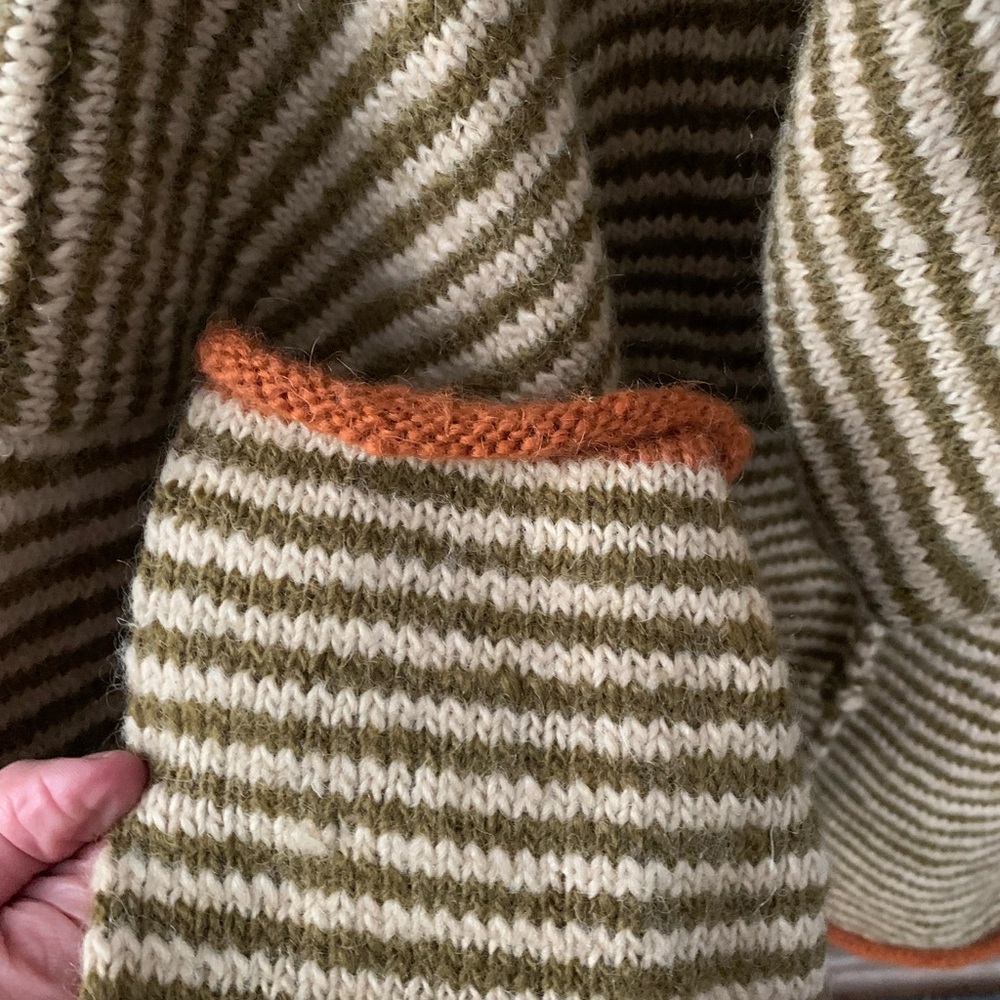 Tara Handknits pull over sweater with hood. - Picture 5 of 6